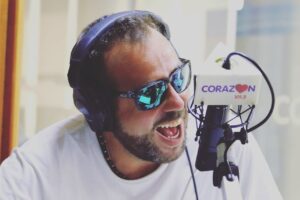 Francisco Kaminski Instagram - Buen día mi gente! Linda semana! A reírse se ha dicho! La@vida es una sola. !!! Que sea una gran semana para todos! #alegria #radio #insta
