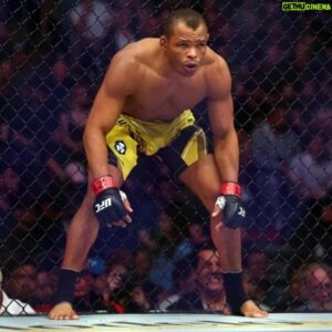 Francisco Trinaldo Instagram - E assim tudo começa, entendeu 👊

And so it all begins, got it 👊