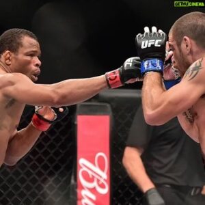 Francisco Trinaldo Instagram - Hoje é dia de #TBT Dia de Luta como sempre mostrando o Poder das minhas Mãos contra Caras Duros! Doido para bater em alguém sem Luva, com Respeito mas Aqui é Mão de Pedra e Queixo de Aço!! No fim Feliz e Sucesso Alcançado 
Fight Day Letting my hands do the work Against some of the Best! I can’t wait to beat someone Bear knuckle, all respect but you know here is  hand of stone and Iron chin!!! In the End happy n successful ✅✅✅
@ufc @bareknucklefc @ufc_brasil @bobbykinggreen @felderpaul @jimmiller_155 Legends #Entendeu
