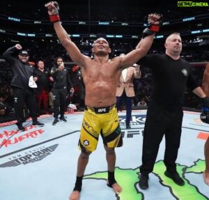 Francisco Trinaldo Instagram - Parabéns, @massaranduba por mais uma vitória no UFC 274🇧🇷
Brasília e o Brasil torcem sempre por você! 
Sua força, persistência e dedicação são inspiração para todos nós!
Siga em frente meu amigo! Que Deus te abençoe em sua caminhada. 🇧🇷👊🏼🥊 
.
.
.
.

.
.
.

.
.
.
.
#ufc274 #ufcbrasil #ufcbrasilia 
#planaltinadf #mmabrasilia #mmabrasil 
#capitalesportes #brasiliadf #esportebsb #atletas #brasilia #brasiliaesportes #esportebrasília #esportebrasilia #nucleobandeirante  #grandecolorado #guará #riachofundo #taguatinga #brasilia #planopilotodf #sobradinhoI #sobradinho #ceilandia #recantodasemas #samambaiasul #samambaianorte #santamaria #gamadf #leobuarque #leonardobuarque