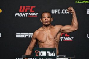 Francisco Trinaldo Instagram - Estamos prontos, amanhã conto com a torcida de todos vocês, entendeu.👊🏽

@americantopteam
@conansilveira 
@katelkubis
@vinicius_cenci 

📸 @ag.fight