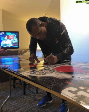Francisco Trinaldo Instagram - Fight week, já em vegas. Vamos com tudo, entendeu 👊