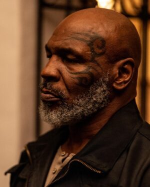 Franck Gastambide Instagram - MEDELLIN dans 15 jours sur @primevideofr 🍿🔥 ❤️🙏🏼 (📷 @mikacotellon) #miketyson