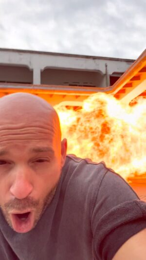 Franck Gastambide Instagram - Fin du tournage le plus incroyable de ma vie 🔥 #Medellin 2023