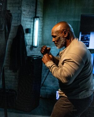 Franck Gastambide Instagram - MEDELLIN dans 15 jours sur @primevideofr 🍿🔥 ❤️🙏🏼 (📷 @mikacotellon) #miketyson
