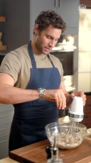 Franco Noriega Instagram - Deconstructed tiramisu in 5 min 🤤🙌🏼🇮🇹 Check it out this Saturday at 12pm on @foodnetwork and @streamonmax anytime!