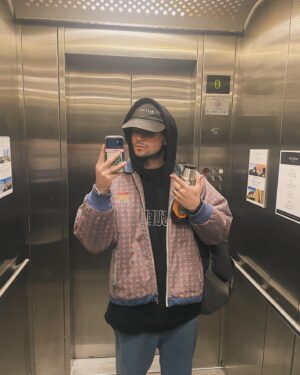 Franco Rizzaro Instagram - uruguay🎬, dime tú❤️‍🩹, y algunas heridas🦀🪞🪽🔮💌🪸🧧 <333333 vayan a escuchar Dime Tuuuuuuu