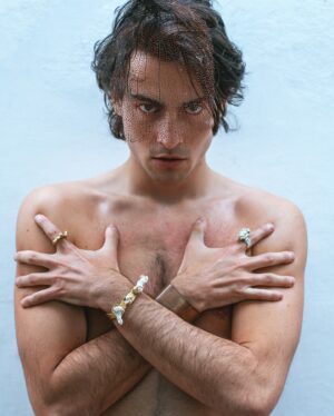 Franco Rizzaro Instagram - tbt (????
ph @gasparsancheez @anitathomasph para @bullmediagroup ❤️‍🩹🧸🪸🦀🔮🫂🪞🕯️🧧