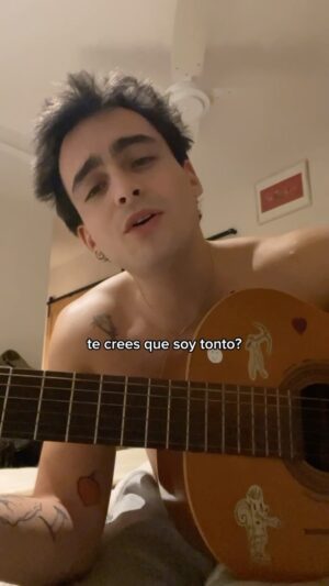 Franco Rizzaro Instagram - te crees que soy tonto? <3
•
con @joaquinxmerino siempre nos mandamos pedacitos de canciones que hacemos, y una vez el me pasó este temazo y de ahí nunca me lo pude sacar d la cabeza ❤️‍🩹 pídanle q lo saque porfavor