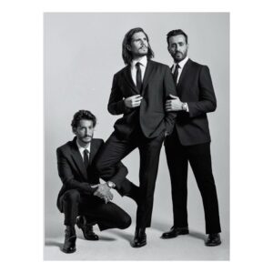 François Civil Instagram - Yo @gqfrance 🍒
Avec la famille @pierreniney & @jonathancohens 
📸 @mariedeteneuille 🙏🏻