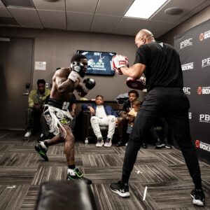 Frank Martin Instagram - You Might Not Like Some Battles But They All Worth It!!! 👻