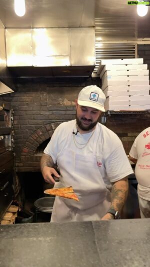 Frank Pinello Instagram - Where The Industry Eats - 
@thecommodorebars a favorite of @bestpizza33

📍The Commodore, 366 Metropolitan Ave, Brooklyn, NY

Comfort food & pina coladas 🍹 

Having both worked in the hospitality industry for most of our lives, we know there’s no better way to find out where to eat than from chefs, servers, bartenders and restauranteurs, so we started this series to highlight the places they’d recommend.