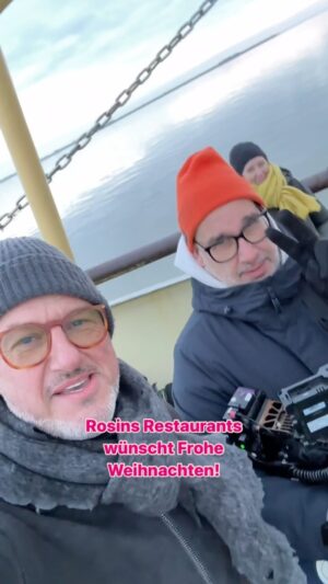 Frank Rosin Instagram - Wir wünschen frohe Weihnachten und einen guten Rutsch! Das älteste Koch Dokutainment Format im deutschsprachigen Europa bleibt auch 2024 stabil! 

@charlygrote 
#restaurantrosin 
#rosinsrestaurants 
#frankrosin #teamfrankrosin 
#holmirfrankrosin #kochmitfrankrosin #foryou #foryoupage #greenrosin #greenrosinfranshise #vegan #vegetarian #vegetarisch @kabel_eins