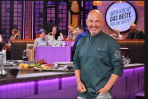 Frank Rosin Instagram - Endlich ist es soweit!
Wer kocht das Beste für die Gäste?
Unser neues TV Format in @sat.1 mit der wunderbaren @janainazarrella! @_oliverengelke_ 
Wer ist dabei????