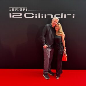 Frank Thelen Instagram - Danke @ferrari für die Einladung, den 12Cilindri zu sehen. Ich kann die Begeisterung & Emotion verstehen, bleibe aber weiterhin elektrisch unterwegs 🔋😎