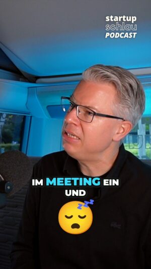 Frank Thelen Instagram - Bist du schonmal in einem Meeting eingeschlafen? 👀😴

Was bei den meisten von uns böse Erinnerungen aus der Schulzeit weckt, ist in Japan offenbar nicht ungewöhnlich.

Als ich damals für die Verkaufsverhandlungen mit fujifilm nach Japan reiste und dem Vorstand mein Photoservice-Software-Startup ip.labs vorstellte, nickte eine der vielen Personen aus dem Management, die an dem Meeting teilnahmen, einfach weg.

Im ersten Moment war ich super irritiert, doch die anderen gaben mir zu verstehen, dass ich einfach weiterreden sollte. 

Am Ende kam es zum Deal – die ganze Story mit vielen weiteren Anekdoten könnt ihr in meiner Autobiografie Startup-DNA nachlesen.

Wie hättet ihr in meiner Situation reagiert?

Dies ist ein Ausschnitt aus dem Podcast @startupschlau 🎙️

#meeting #powernap #japan #kulturschock #exit