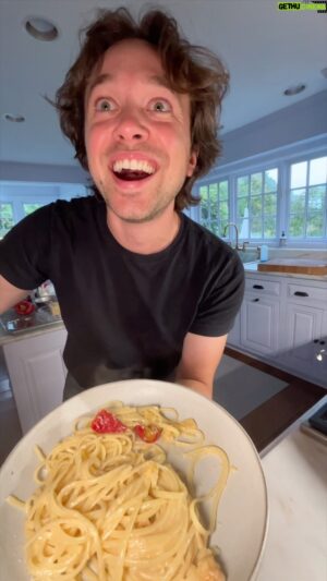 Frankie Celenza Instagram - SIMPLE! the fewer ingredients the better. Here’s my take on the @frankprisinzano classic spaghetti limone
