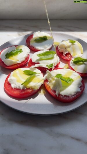 Frankie Celenza Instagram - Late August tomatoes, fresh (I mean still want fresh) mozz, basil and great olive oil. I will always love you.