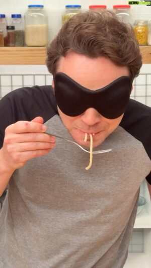 Frankie Celenza Instagram - How different is a restaurant pasta from what you can make at home? 🤔 @frankiecooks is doing a blind taste test to see how his $3 version of Cacio e Pepe compares to a restaurant’s $26 version. Will he be able to tell the difference? 

Get the full recipe   Frankie’s tips on creating an elegant weeknight dinner on tonight’s episode of Struggle Meals, only on Tastemade at 7pm PST!