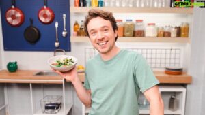 Frankie Celenza Instagram - EAT YOUR GREENS! Sting tonight at 7pm! Going green isn’t just a trend, it’s a no-brainer when the fresh veggies are in season and at their lowest prices. These colorful recipes and zero waste tips will have you rejoicing after a long winter season. 
Tonight I’m cooking:
Spring Green Quinoa 
Spring Veggie Stir Fry
Vegetable Scrap Fritters