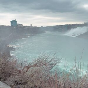 Frankie Chan Instagram - 睇完Niagara Falls就返香港！
第一次出門咁耐🥺開始home sick喇～
喉嚨有啲唔舒服，返去即刻執返劑地道涼茶飲🥰
屋企，我返嚟喇🥳
#mirror #frankie #皮皮 #Toronto
