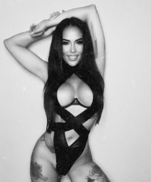 Frankie Kennedy Instagram - 🖤👽🖤