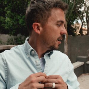 Frankie Muniz Instagram - Swipe to see the face you make to your wife when someone says they brought baby back ribs, and you just wanna make her life easier for later…