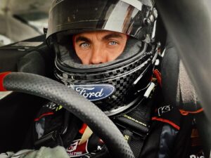 Frankie Muniz Instagram - Kansas Speedway! I’m super pumped to have had the chance to drive the @fordperformance car   have finished in the top 10, but we had a few issues along the way. Join me while I talk about it and ask me questions on MONDAY @ 1PM PST here on Instagram Live, it’s my first live!