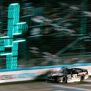 Frankie Muniz Instagram - Phoenix! We had a few hiccups along the way, being pushed back to 30th but worked my way back up to finish in 6th! This is the coolest thing I’ve ever done. Guys, IM A RACE CAR DRIVER!
