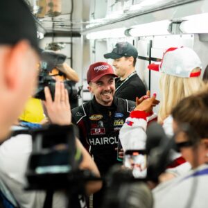 Frankie Muniz Instagram - These photos from Daytona are giving me all the feels a day before my hometown race here in Phoenix! 🏁 Let me know in the comments if you’re coming tomorrow night or if you’ll be rooting for me!!! 💨