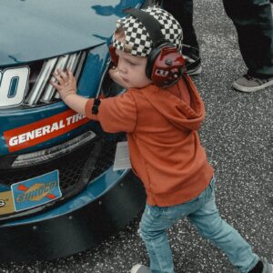 Frankie Muniz Instagram - Talladega! A week ago I really didn’t think I’d be here, but I’m here with my family and ready to take home a W at their favorite track. Thank you @fordperformance and @rettejones30