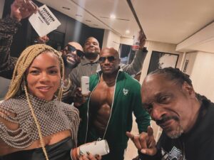 Franklin Lashley Instagram - An All Mighty WrestleMania celebration with guest commentator @snoopdogg and some Gin and Juice by @dreandsnoop Please drink responsibly.
