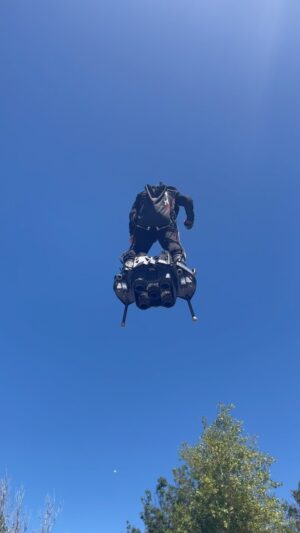 Franky Zapata Instagram - Big platform🚧

#frankyzapata #flyboardair #jetpack #zapata #future #technology #innovation #engineering #mobility