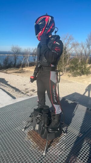 Franky Zapata Instagram - A different kind of race😜

#frankyzapata #flyboardair #jetpack #zapata #future #technology #innovation #engineering #mobility