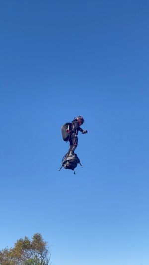 Franky Zapata Instagram - Weekend vibes🔥

#frankyzapata #flyboardair #jetpack #zapata #future #technology #innovation #engineering #mobility