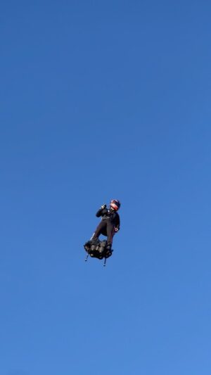 Franky Zapata Instagram - Flying into the weekend like🚀

#frankyzapata #flyboardair #jetpack #zapata #future #technology #innovation #engineering #mobility