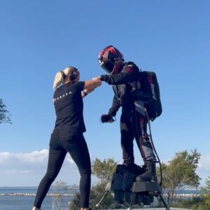 Franky Zapata Instagram - My forever valentine @krystelzapata🔥

#frankyzapata #valentinesday #flyboardair #jetpack #zapata #future #technology #innovation #engineering #mobility