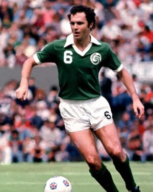 Franz Beckenbauer Instagram - One of the most beautiful cities I have ever lived in - New York #franzbeckenbauer #beckenbauer #fb
#kaiser #franzbeckenbauerstiftung #beckenbauerstiftung #newyork #nycosmos Thank you @craquesd0futbol ©️Getty image