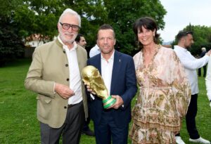 Franz Beckenbauer Instagram - Jubiläums Event der Weltmeister von 1990 🇩🇪

©️W.Breiteneicher für H.Beckenbauer