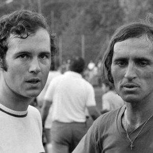 Franz Beckenbauer Instagram - A friendly match against my brother Walter in Munich 1971 #franzbeckenbauer #beckenbauer #fb
#kaiser #franzbeckenbauerstiftung #beckenbauerstiftung ©️imago/ Werek