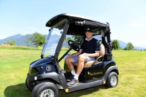 Franz Beckenbauer Instagram - Bavarian evening, golf, gala night and a Bavarian challenge. Our event @dasachental was mixed with emotions and was a full success. Thanks to everyone for making this event an unforgettable experience🇩🇪🏆

©️W.Breiteneicher für H.Beckenbauer