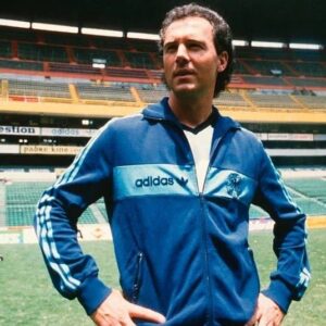 Franz Beckenbauer Instagram - World Cup 1986 in Mexico
 
#franzbeckenbauer #beckenbauer #fb
#kaiser #franzbeckenbauerstiftung #beckenbauerstiftung #worldcup #weltmeisterschaft #trophy #dfb #adidas #fcbayern 
©️Getty Images