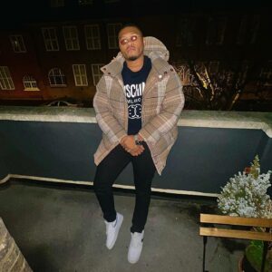 Franz Drameh Instagram - FRANZ- Season 30 premiere. 3 decades of me… jesu christi who would’ve thought. 🎂🍻