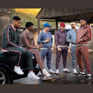 Franz Drameh Instagram - Guess who’s making a little appearance in this👀 #thegentlemen @thegentlemen_uk it’s out now in the UK so go give it a watch. Happy new year