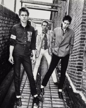 Fred Armisen Instagram - Camden Market, London. The same place where The Clash were photographed by @katesimon for their debut album. No Topper yet. This is right across from @modfatherclothing. (This is almost a @thebandwashere) 🇬🇧