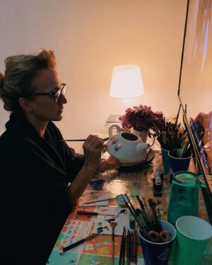 Fred Elboni Instagram - Sempre que me sento para escrever algo especial para minha mãe, fico flertando com palavras bonitas, tentando encaixá-las de um jeito luminoso, mas, no fundo, tudo sempre acaba em “obrigado e te amo”. 

Agradecer, contemplar, lembrar... Agradecer quem amamos. Amor e gratidão são os sentimentos que imperam. É isso que eu genuinamente sinto, e o que ainda tenho para te falar, direi hoje no nosso almoço de domingo. Te amo, mãe!