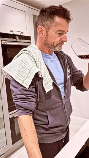Fred Sirieix Instagram - It’s wine o’clock 🍷⏰ Long live the 80s 🕺🏻🕺🏻🕺🏻🕺🏻 et bon long week end x