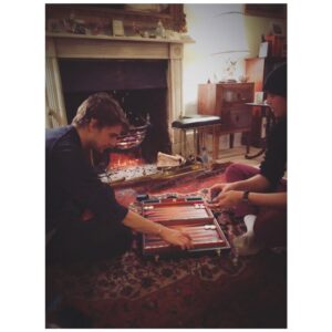 Freddie Thorp Instagram - A Christmas backgammon sesh by the fire with the cuzzy 🧐⛄️🔥 @camziino #hewonbothgames