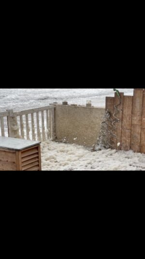 Frédéric Diefenthal Instagram - Tempête de neige à #palavaslesflots #ecume #vent