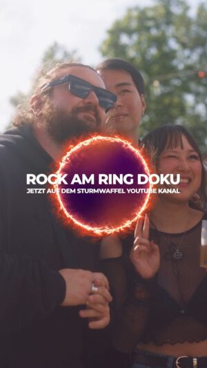 Frederic Fieger-Viehof Instagram - Wie kommt eigentlich das Essen aufs Festival ?
Ich habe den Aufbau von Rock am Ring begleitet und zeige euch in dieser Dokumentation, wie die Food Stände auf das Festivalgelände kommen! 
Ein großer Dank geht raus an @dreamhaus , GTB, @rockamringofficial und @wunderkidz , die diese Dokumentation ermöglicht haben.